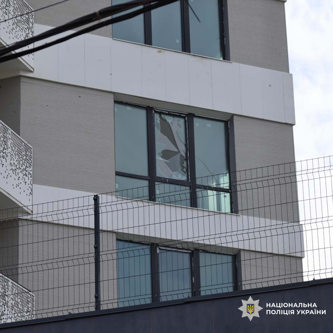 Поліція задокументувала наслідки ворожих обстрілів, внаслідок чого постраждав чоловік