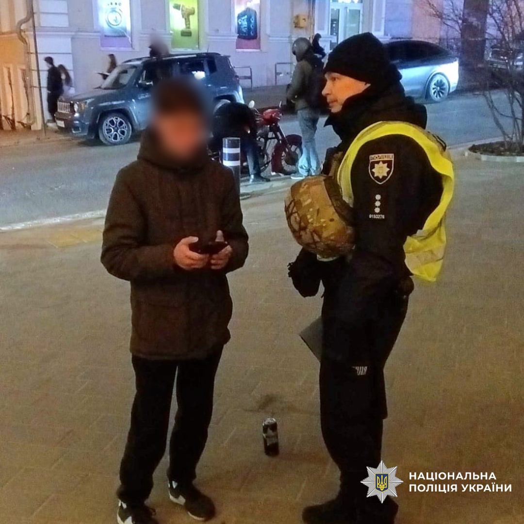 Поліція Харкова продовжуєздійснювати патрулювання місць масового перебування неповнолітніх
