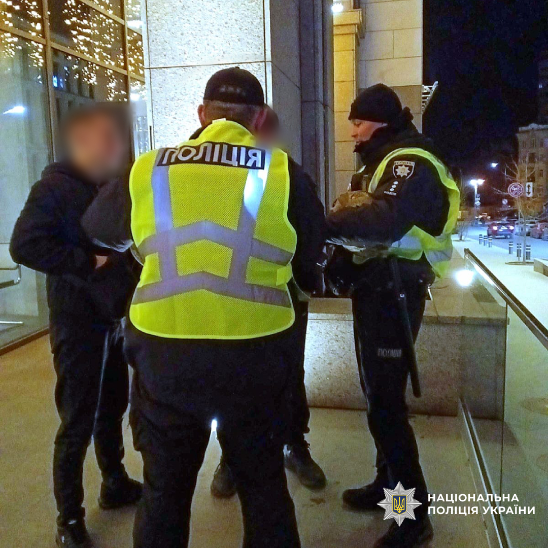 Поліція Харкова продовжуєздійснювати патрулювання місць масового перебування неповнолітніх