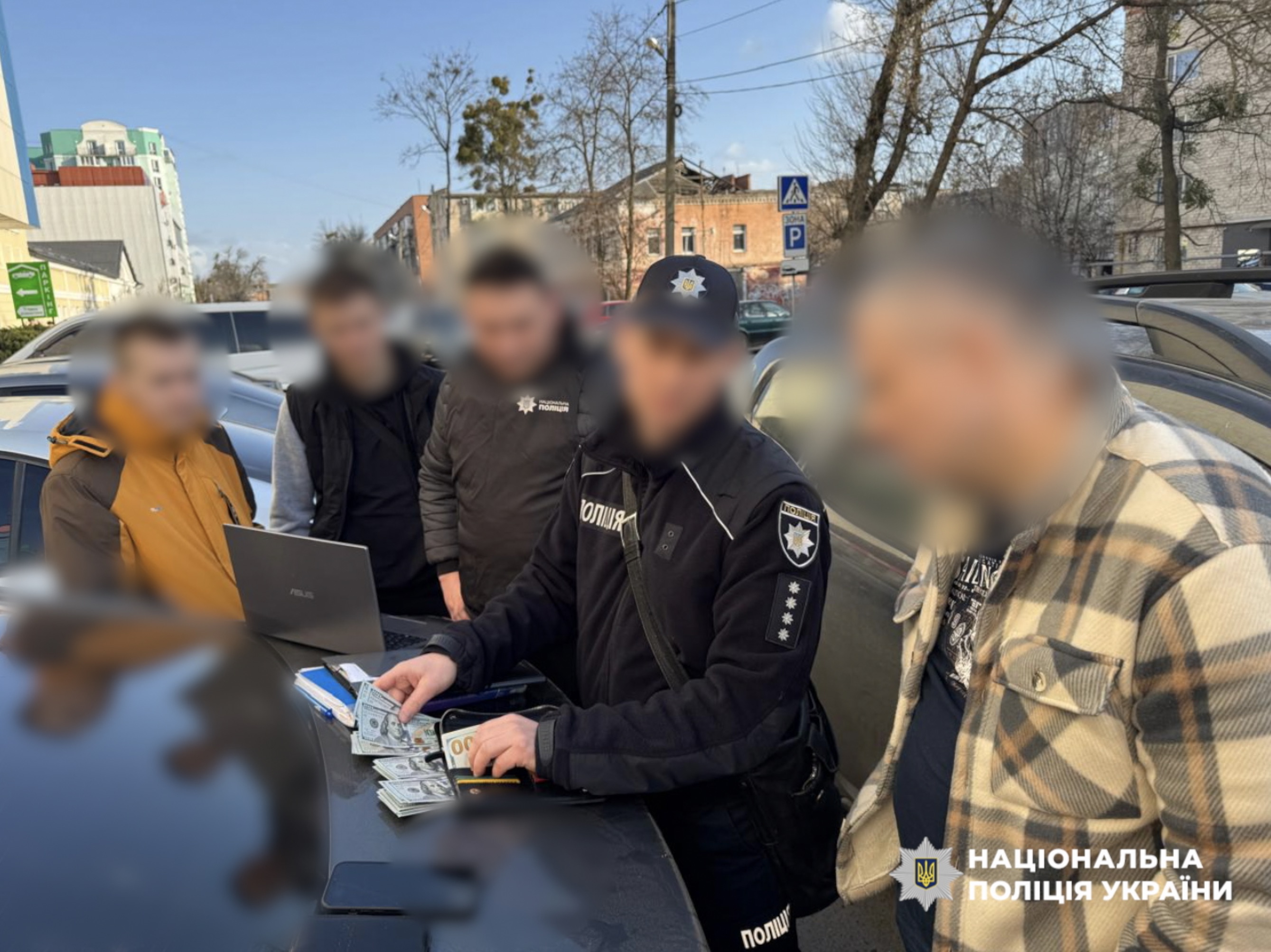Від 10 000 доларів за оформлення відстрочки від мобілізації: на Полтавщині поліція викрила злочинну групу