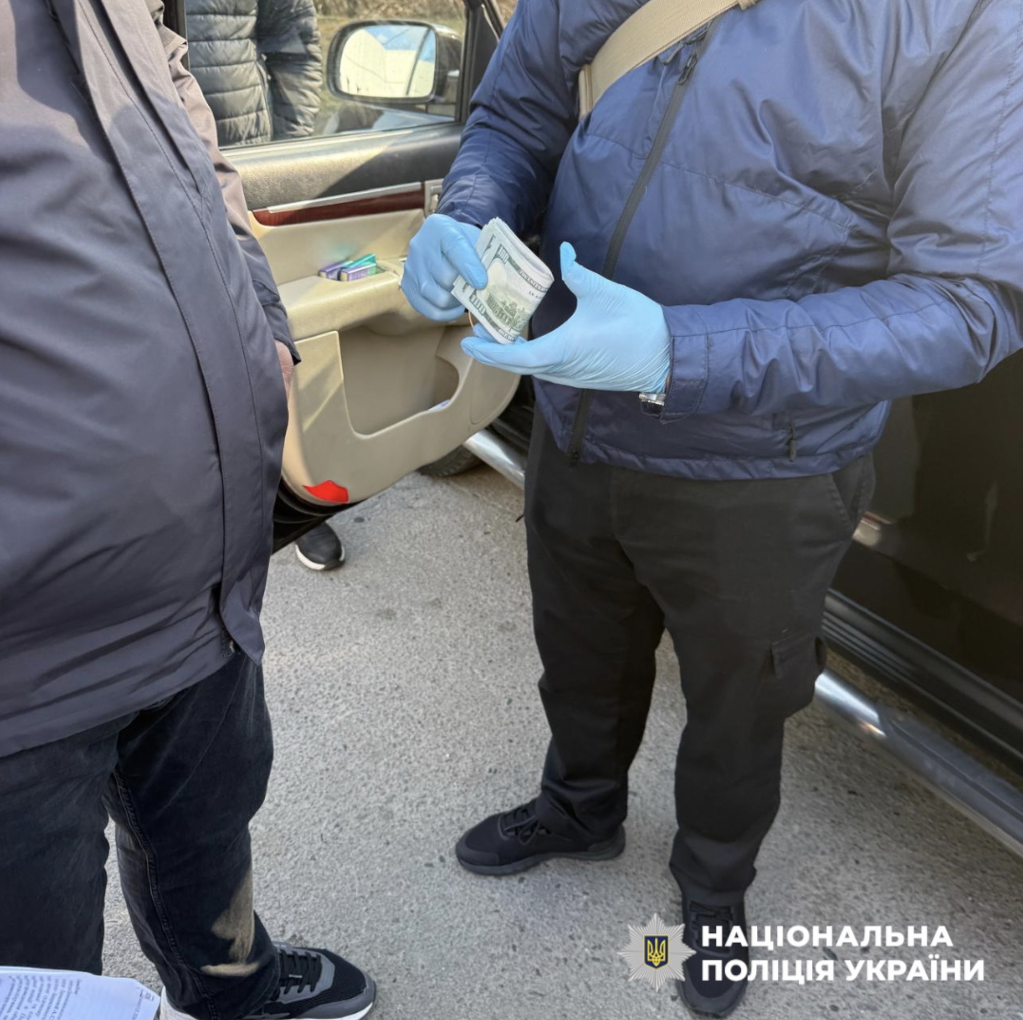 Від 10 000 доларів за оформлення відстрочки від мобілізації: на Полтавщині поліція викрила злочинну групу