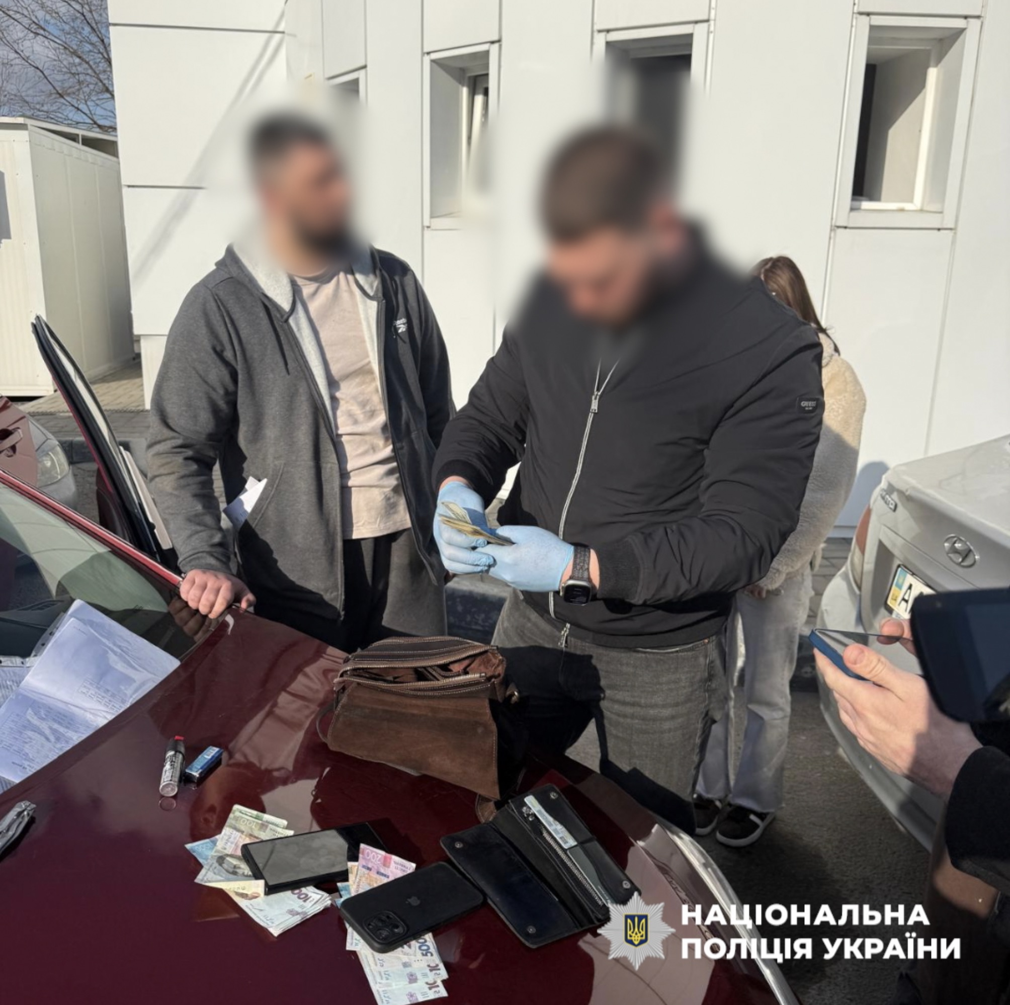 Від 10 000 доларів за оформлення відстрочки від мобілізації: на Полтавщині поліція викрила злочинну групу