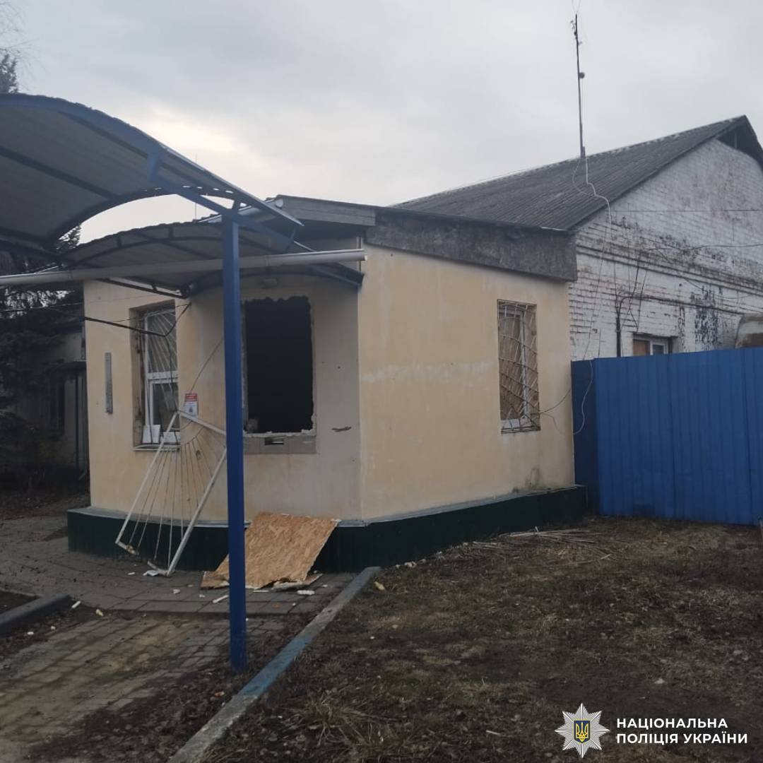 Троє людей постраждали від ударів ворожих військ:  поліцейські продовжують документувати наслідки воєнних злочинів військ рф