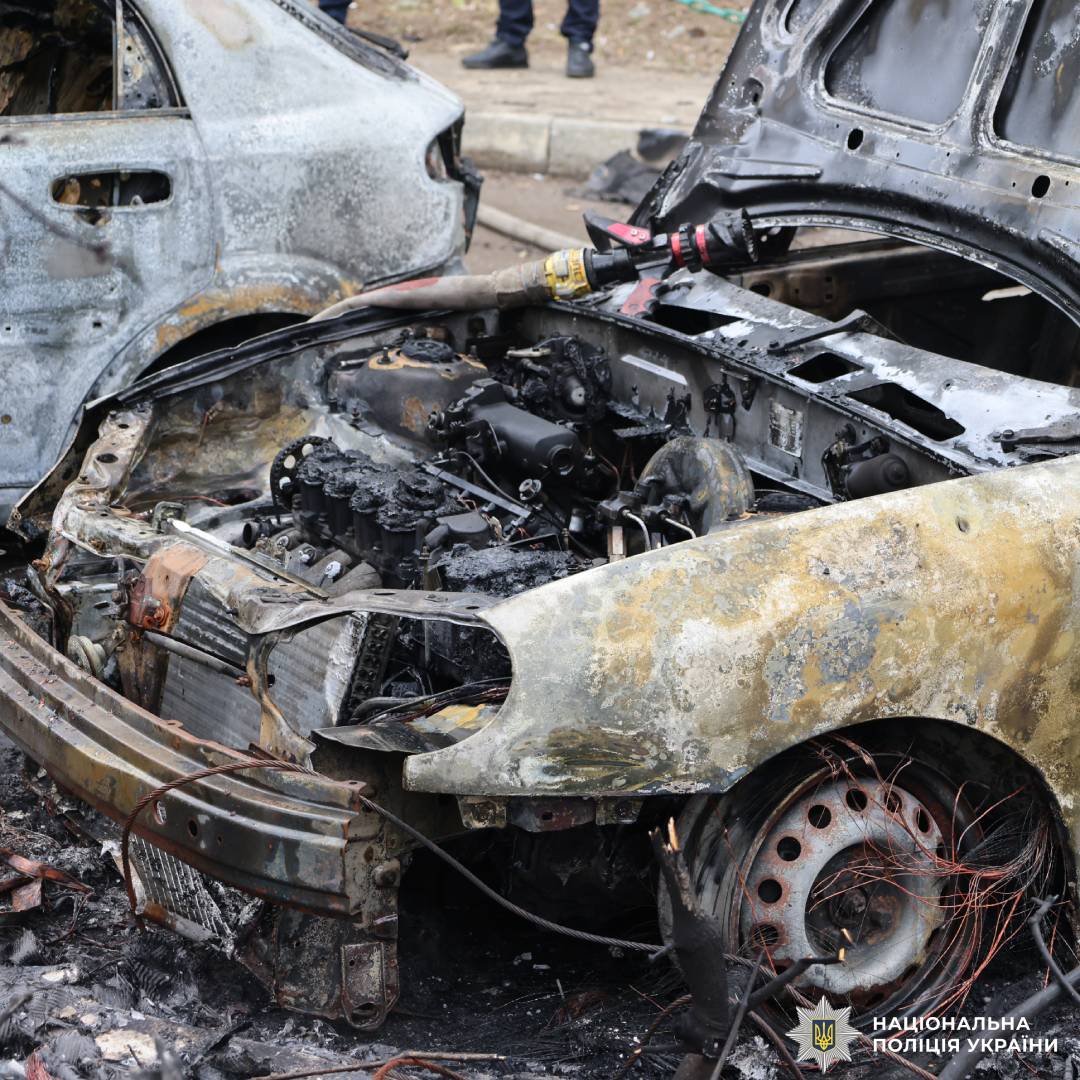 Дев’ятеро людей постраждали внаслідок ворожого удару по Харкову, серед них - дитина: поліцейські працюють на місцях влучань