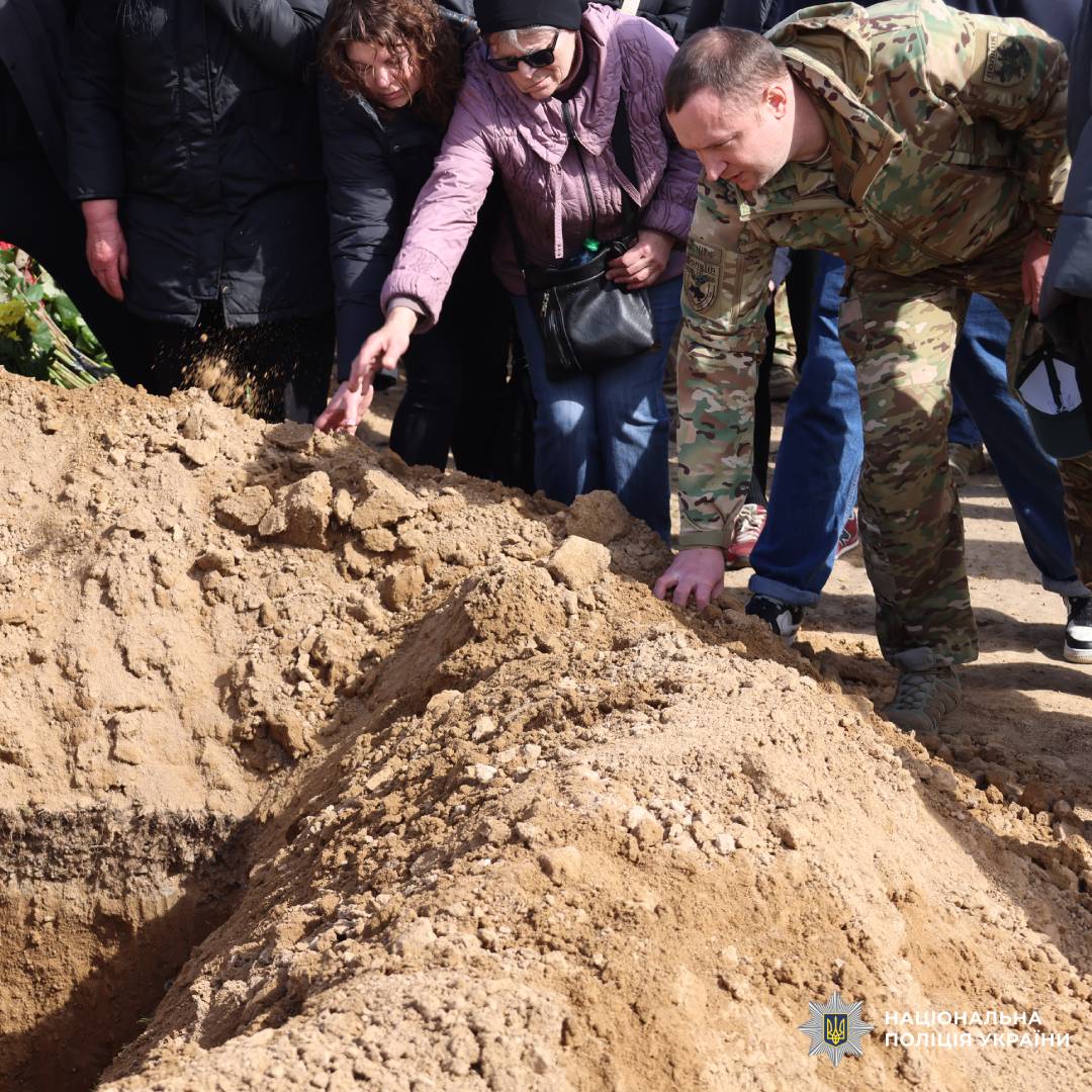 У Харкові попрощалися із поліцейським Юрієм Тарасенком, який загинув, захищаючи Україну від російської навали