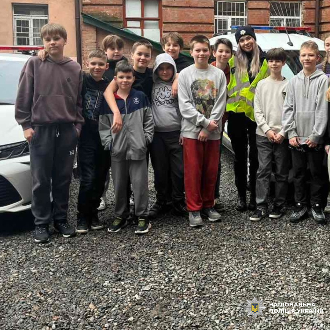 Поліцейські Слобідського району Харкова провели для школярів урок безпеки дорожнього руху