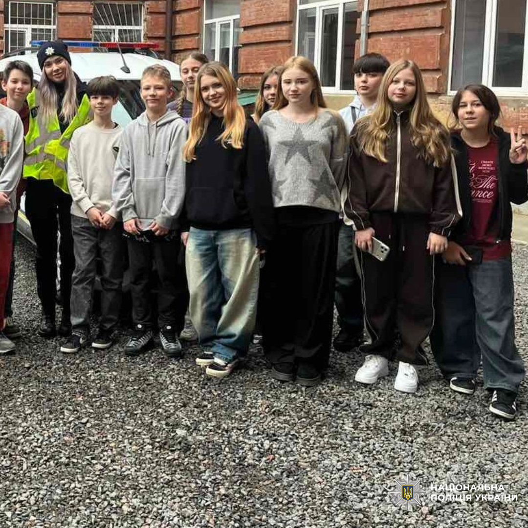 Поліцейські Слобідського району Харкова провели для школярів урок безпеки дорожнього руху