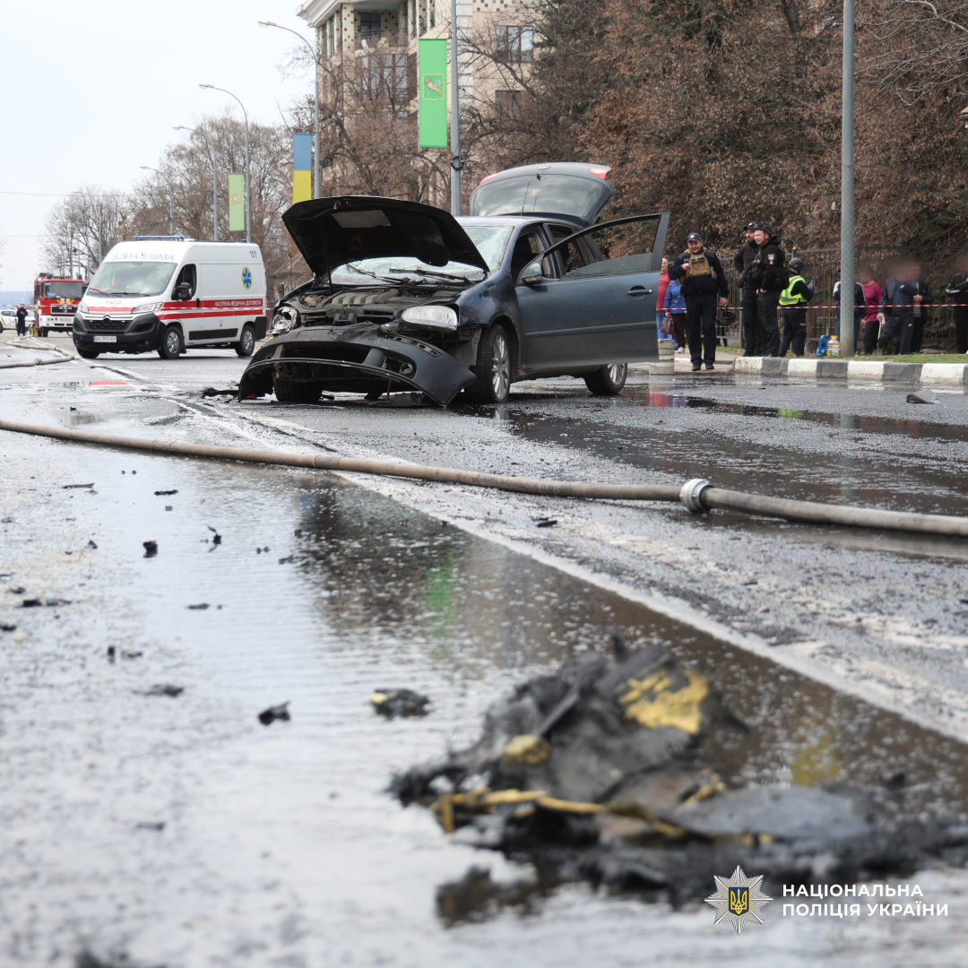поліція працює на місці обстрілу
