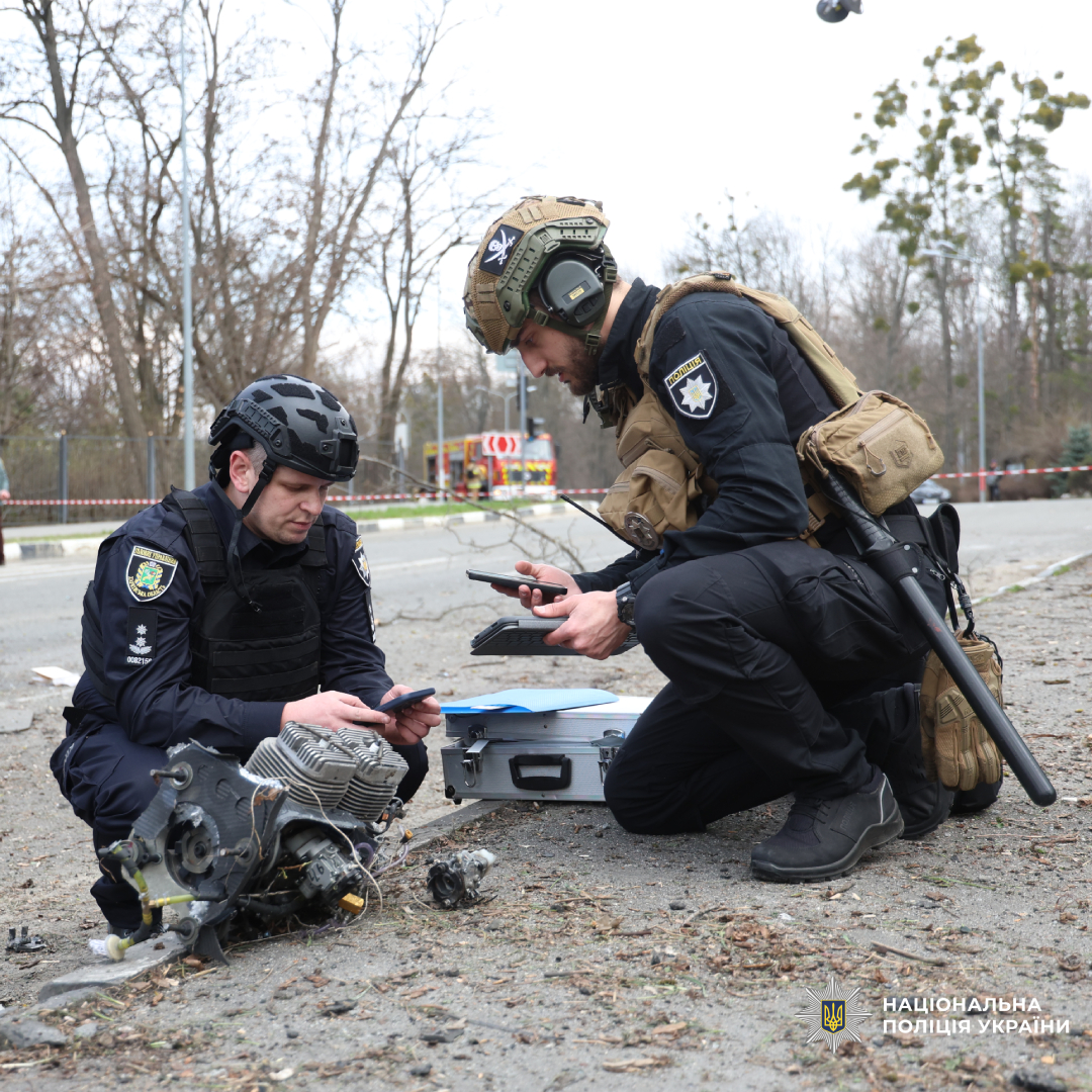 поліція працює на місці обстрілу