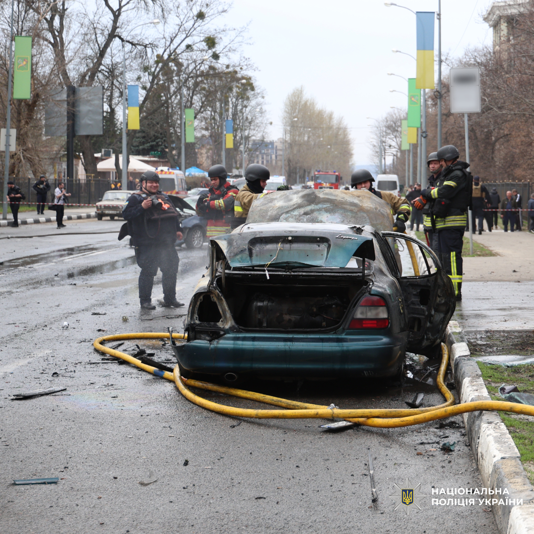 поліція працює на місці обстрілу