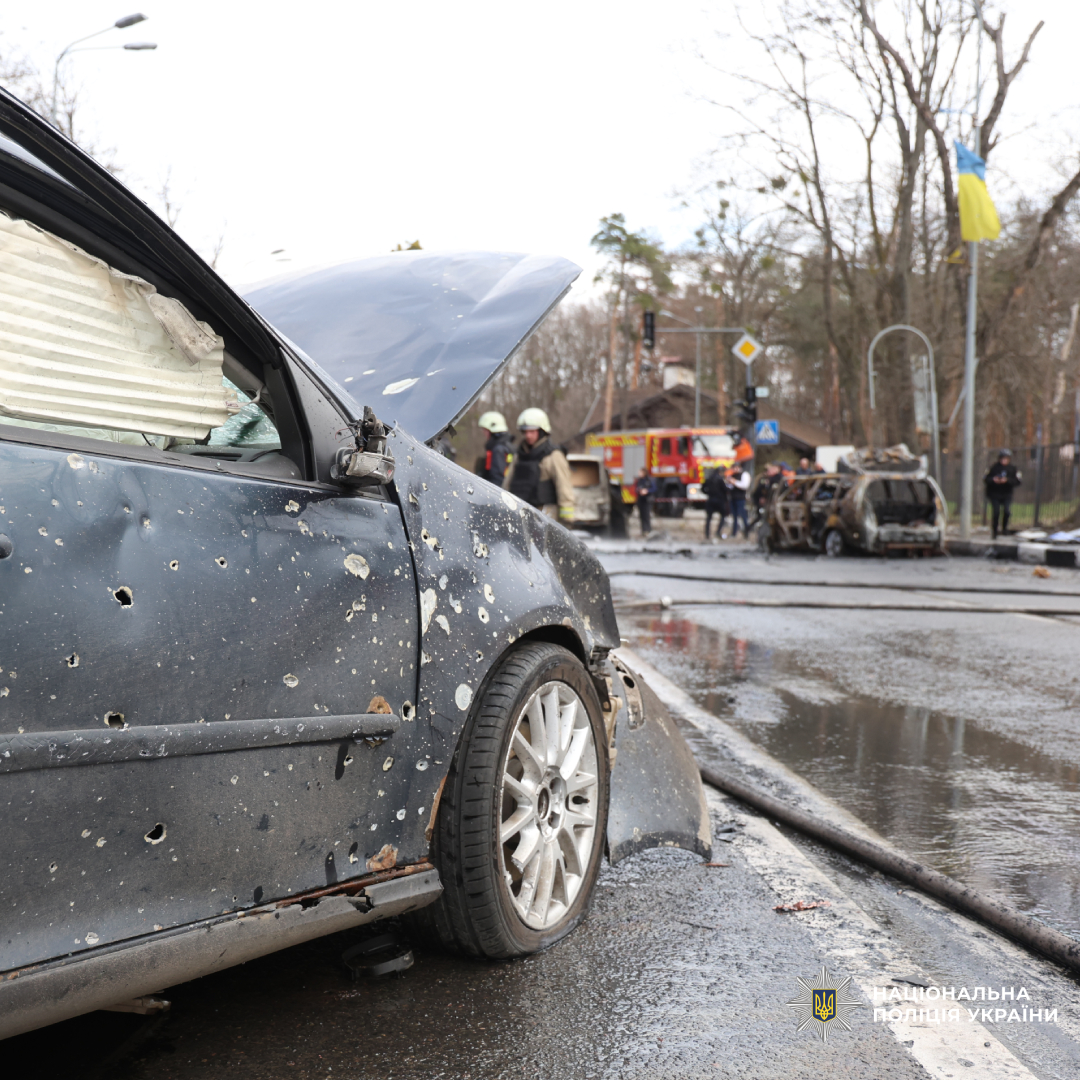 поліція працює на місці обстрілу
