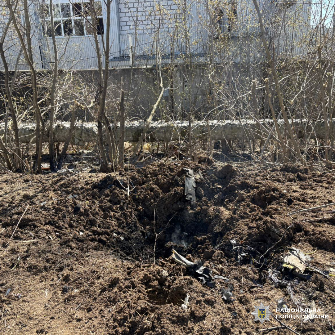 поліцейські документують наслідки ворожих обстрілів