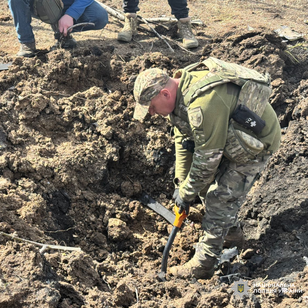 поліцейські документують наслідки ворожих обстрілів