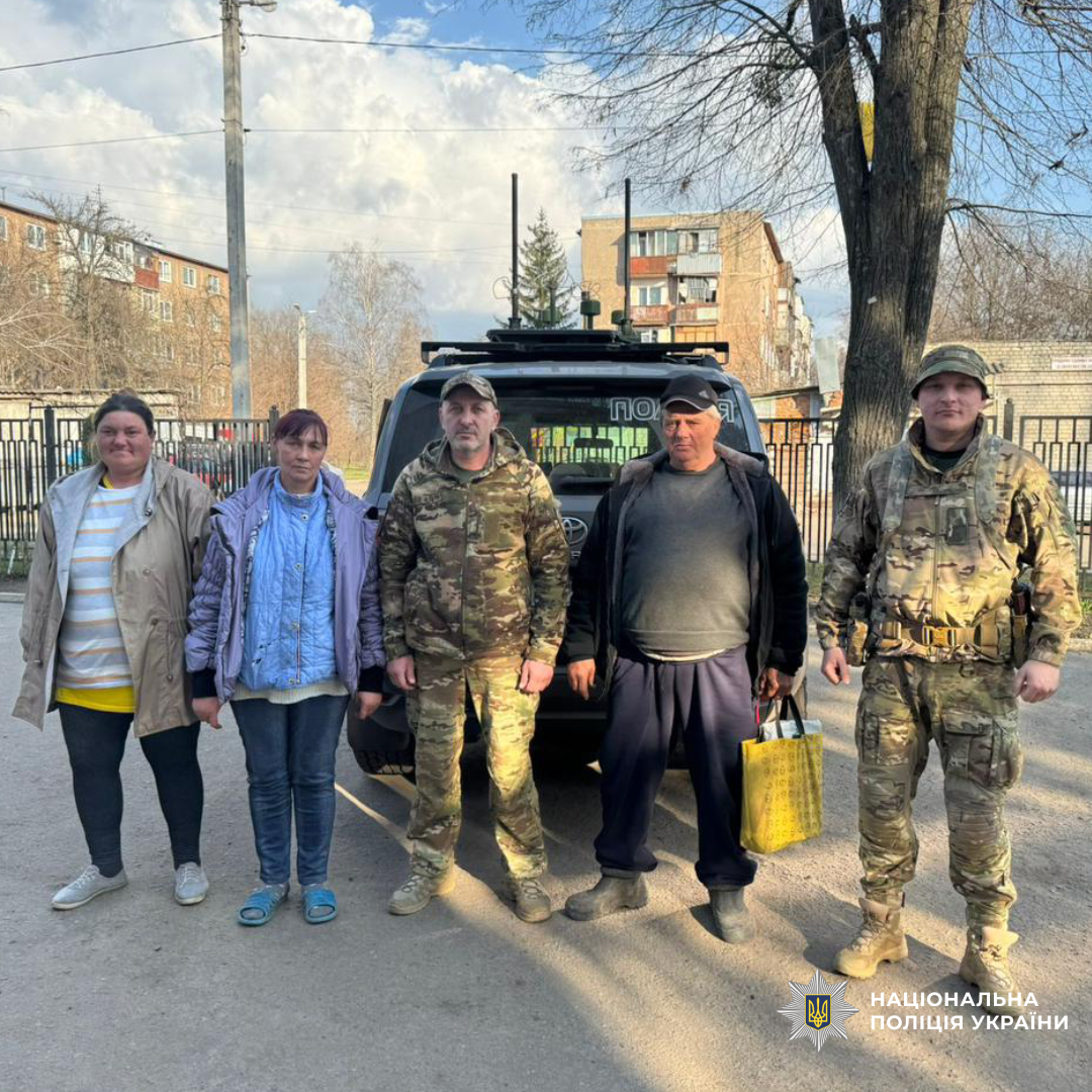 Поліцейські підрозділу «Білий янгол» за тиждень евакуювали 28 цивільних із зони бойових дій на Харківщині