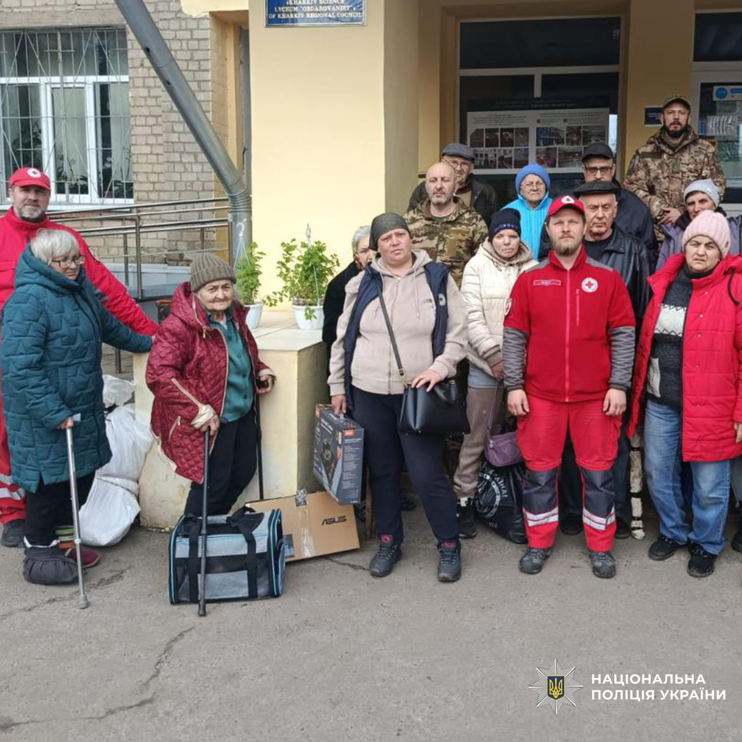 Поліцейські підрозділу «Білий янгол» за тиждень евакуювали 28 цивільних із зони бойових дій на Харківщині