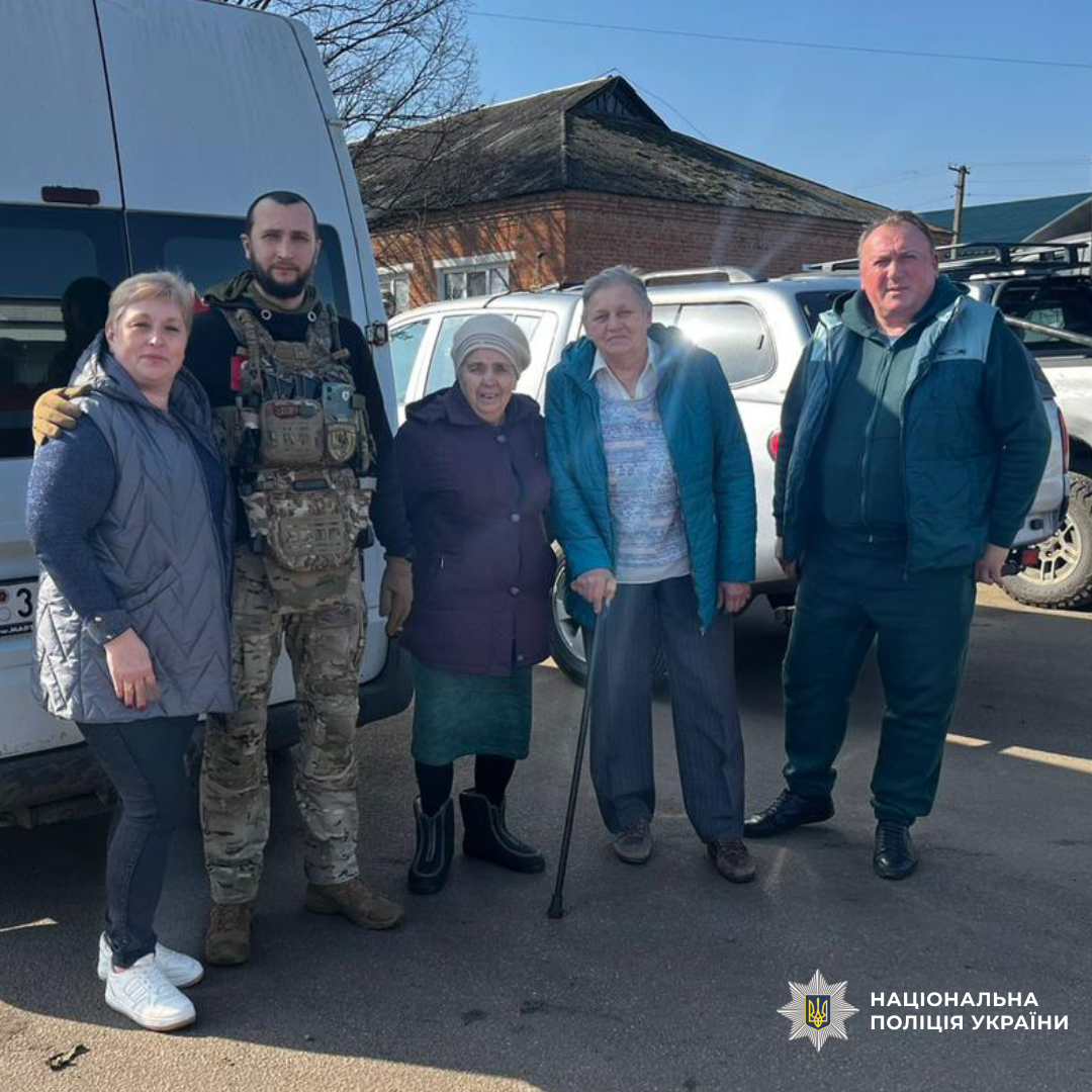 Поліцейські підрозділу «Білий янгол» за тиждень евакуювали 28 цивільних із зони бойових дій на Харківщині