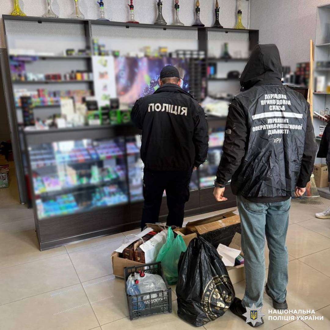 На Харківщині поліцейські викрили незаконний обіг електронних цигарок та підакцизних товарів на мільйони гривень
