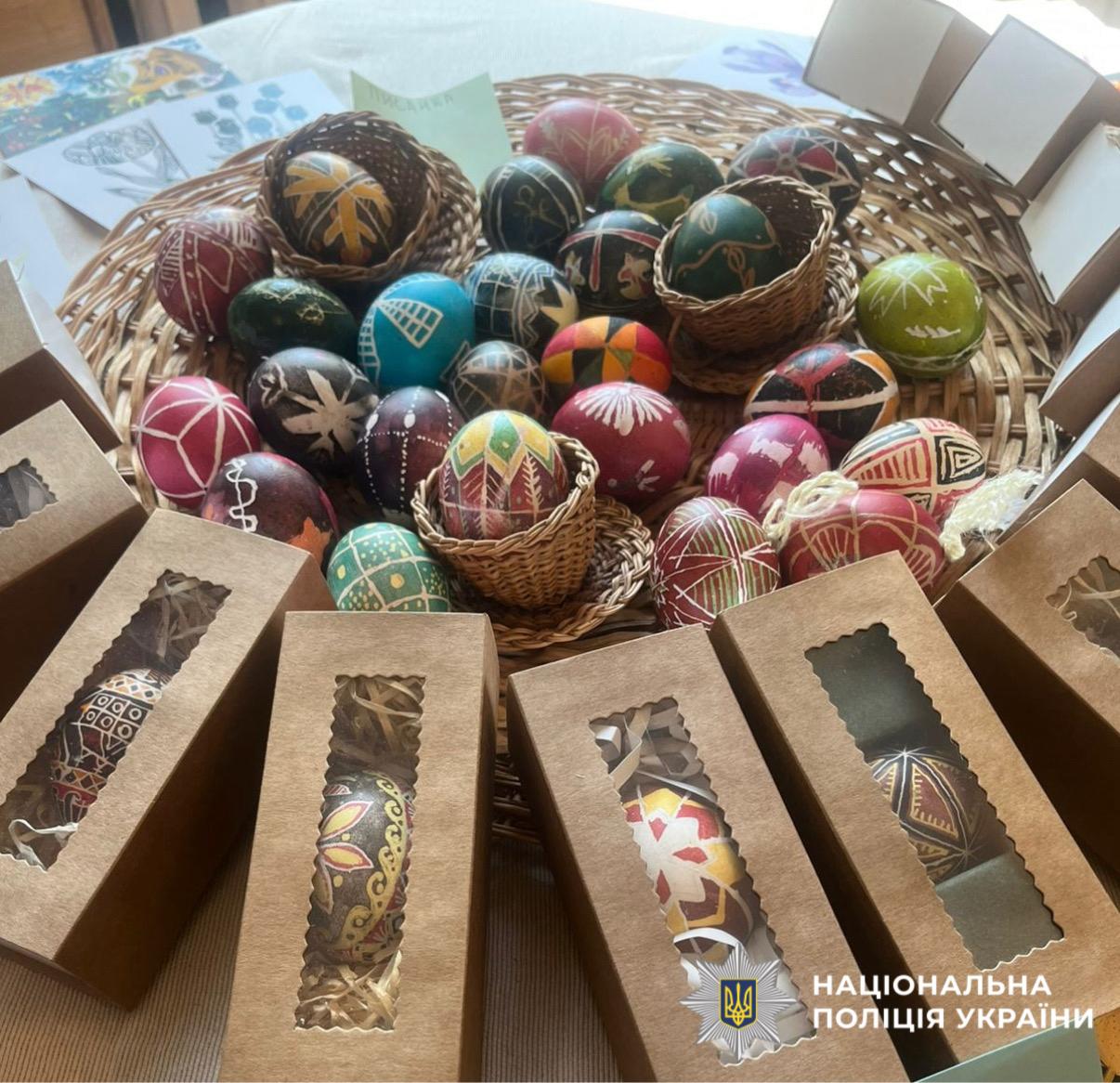 На фото готові вироби.