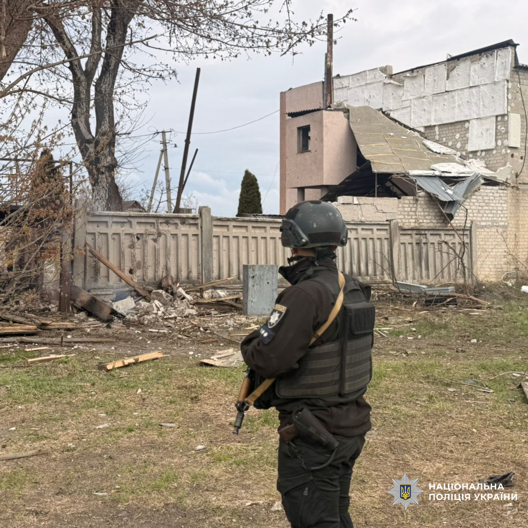 поліцейські Харківщини задокументували наслідки ворожих обстрілів