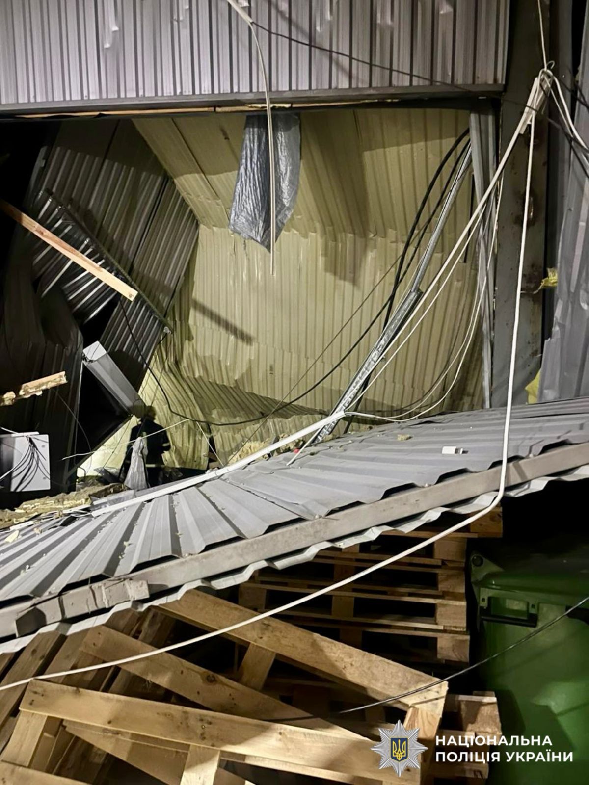 На фотографії зображено наслідки атаки рф у області.