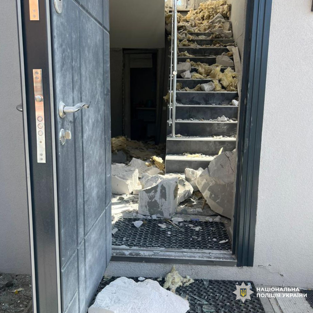 поліцейські документують черговий воєнний злочин окупантів