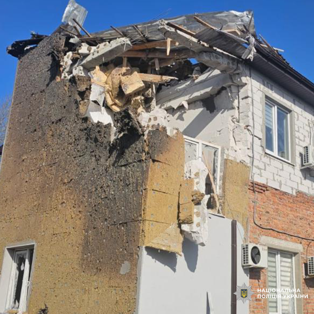 поліцейські документують черговий воєнний злочин окупантів