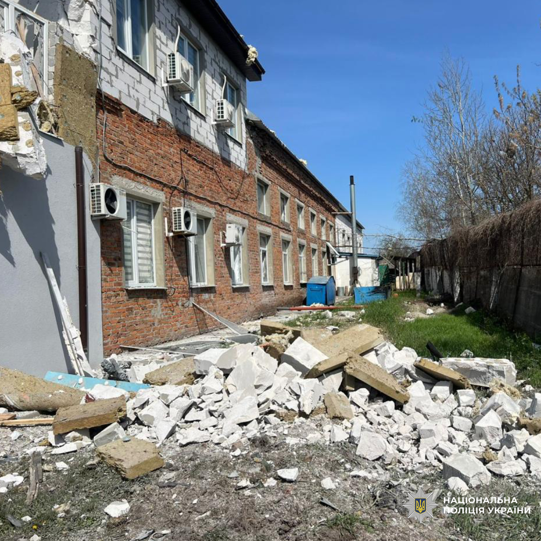 поліцейські документують черговий воєнний злочин окупантів