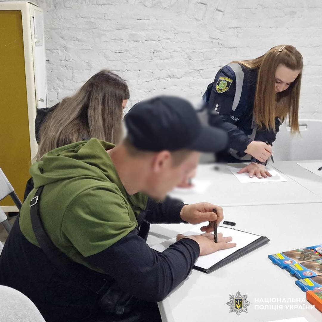 Психолог поліції Харківщини провела арттерапевтичне заняття для військовослужбовців, які проходять реабілітацію