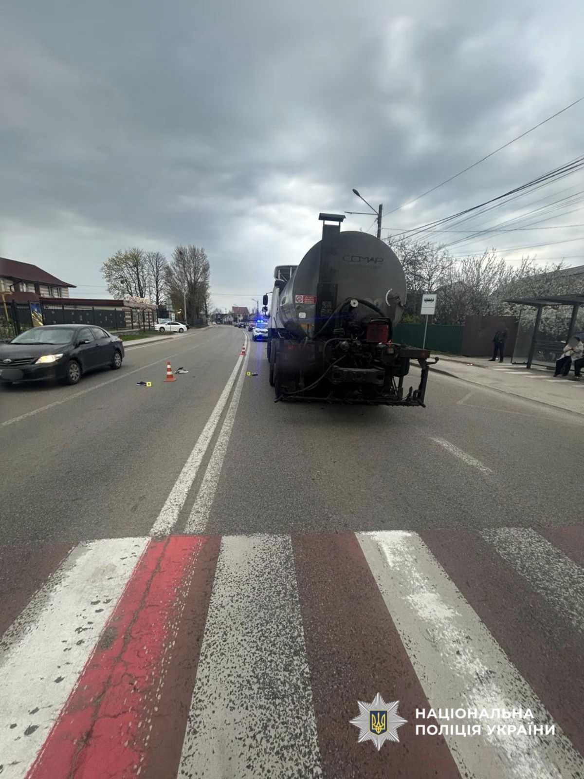 На фотографії зображено місце події, де відбулася смертельна ДТП.