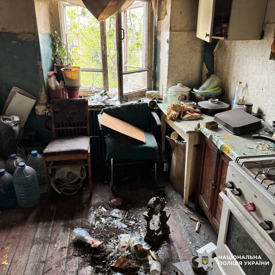 Через обстріл росіян постраждали люди, в тому числі неповнолітня: слідчі відкрили кримінальне провадження за фактом воєнного злочину