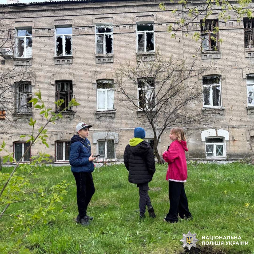 Через обстріл росіян постраждали люди, в тому числі неповнолітня: слідчі відкрили кримінальне провадження за фактом воєнного злочину