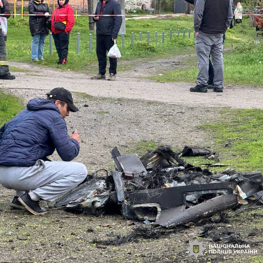 Через обстріл росіян постраждали люди, в тому числі неповнолітня: слідчі відкрили кримінальне провадження за фактом воєнного злочину
