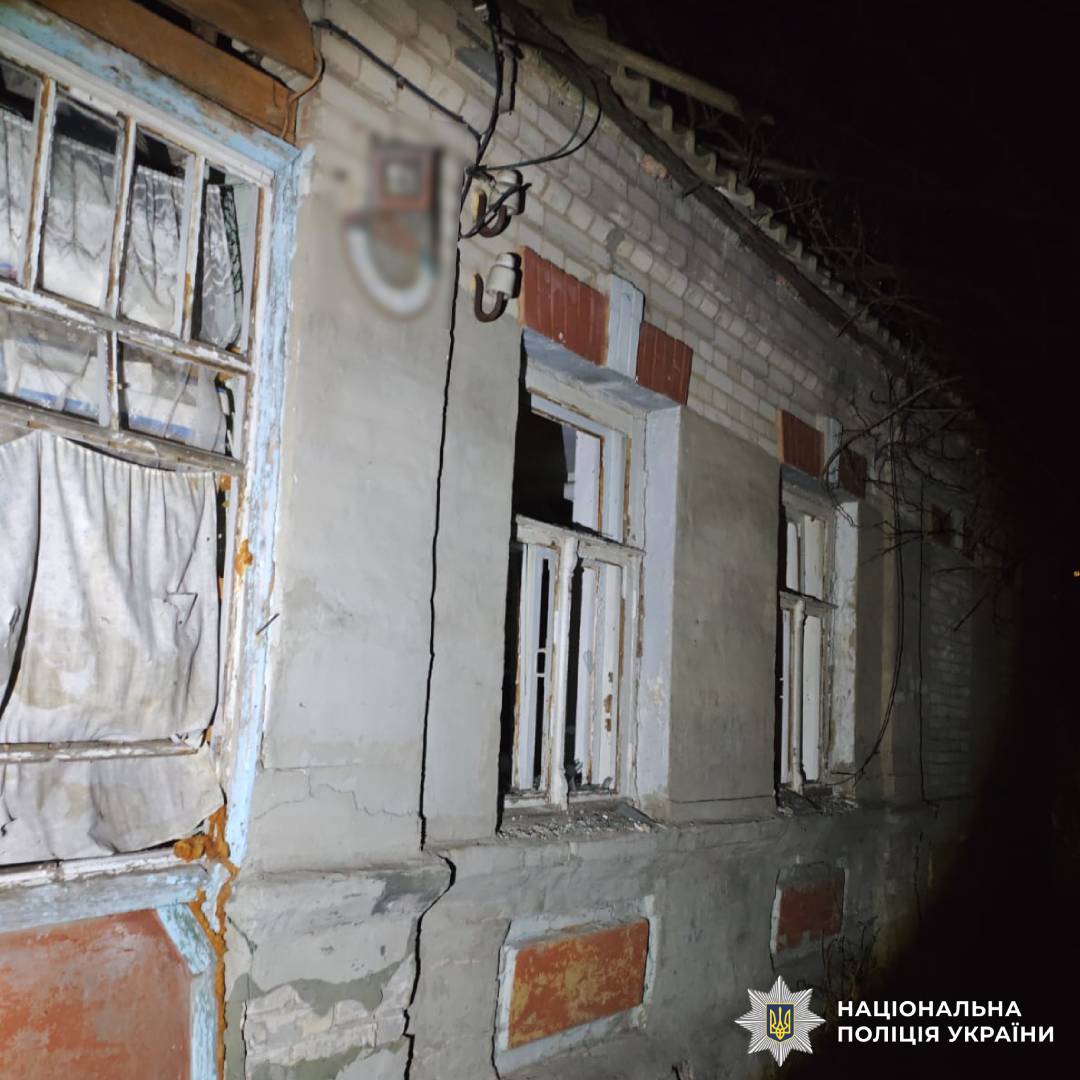 На фото зображені наслідки ворожого обстрілу