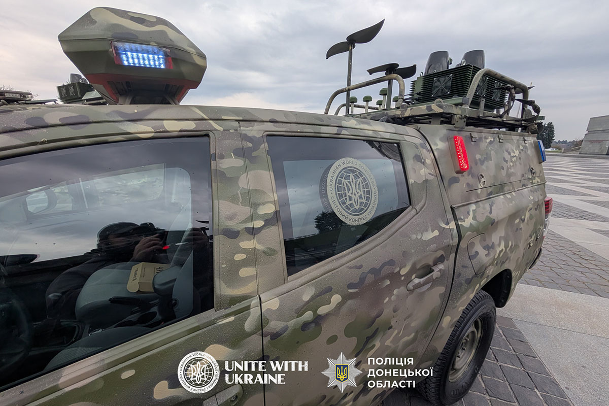 Передача автомобілів парамедикам