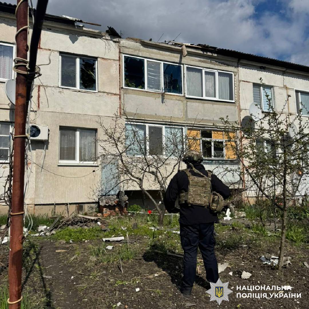 На фото зображені наслідки ворожих обстрілів