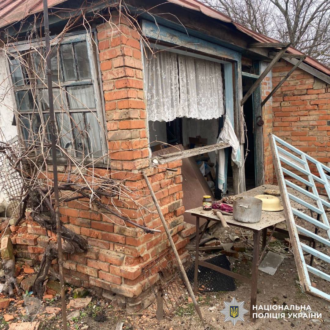 На фото зображені наслідки ворожих обстрілів