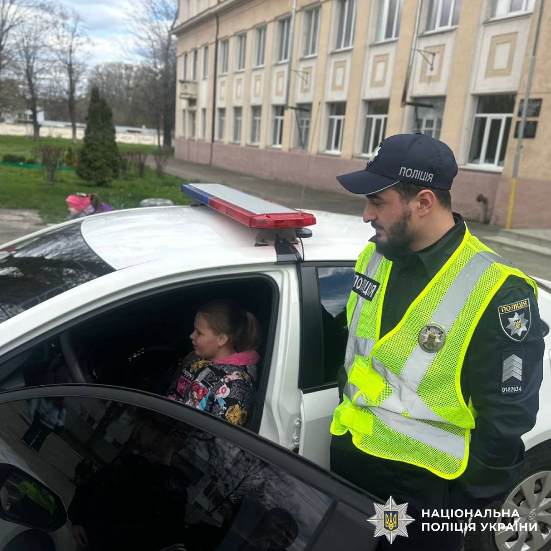 Поліцейські Слобідського району Харкова провели для школярів пізнавальне заняття з безпеки дорожнього руху
