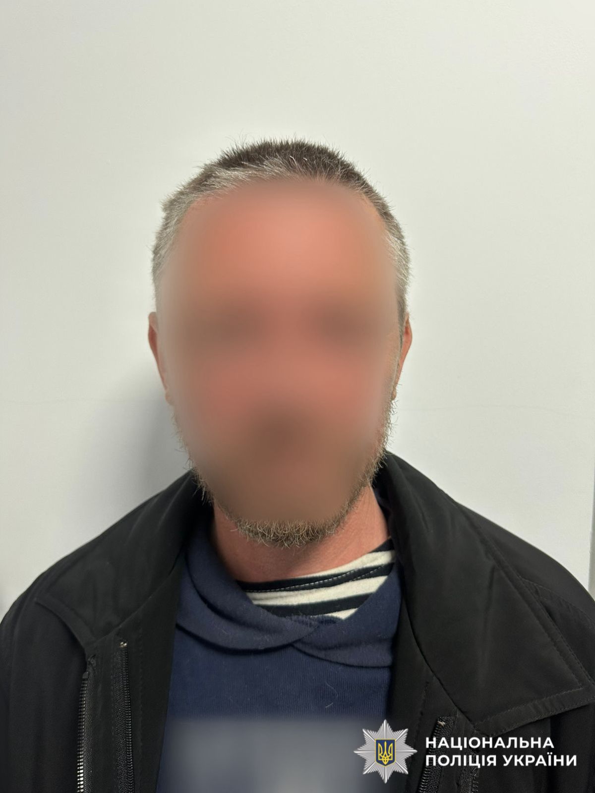 На фото затриманий зловмисник.