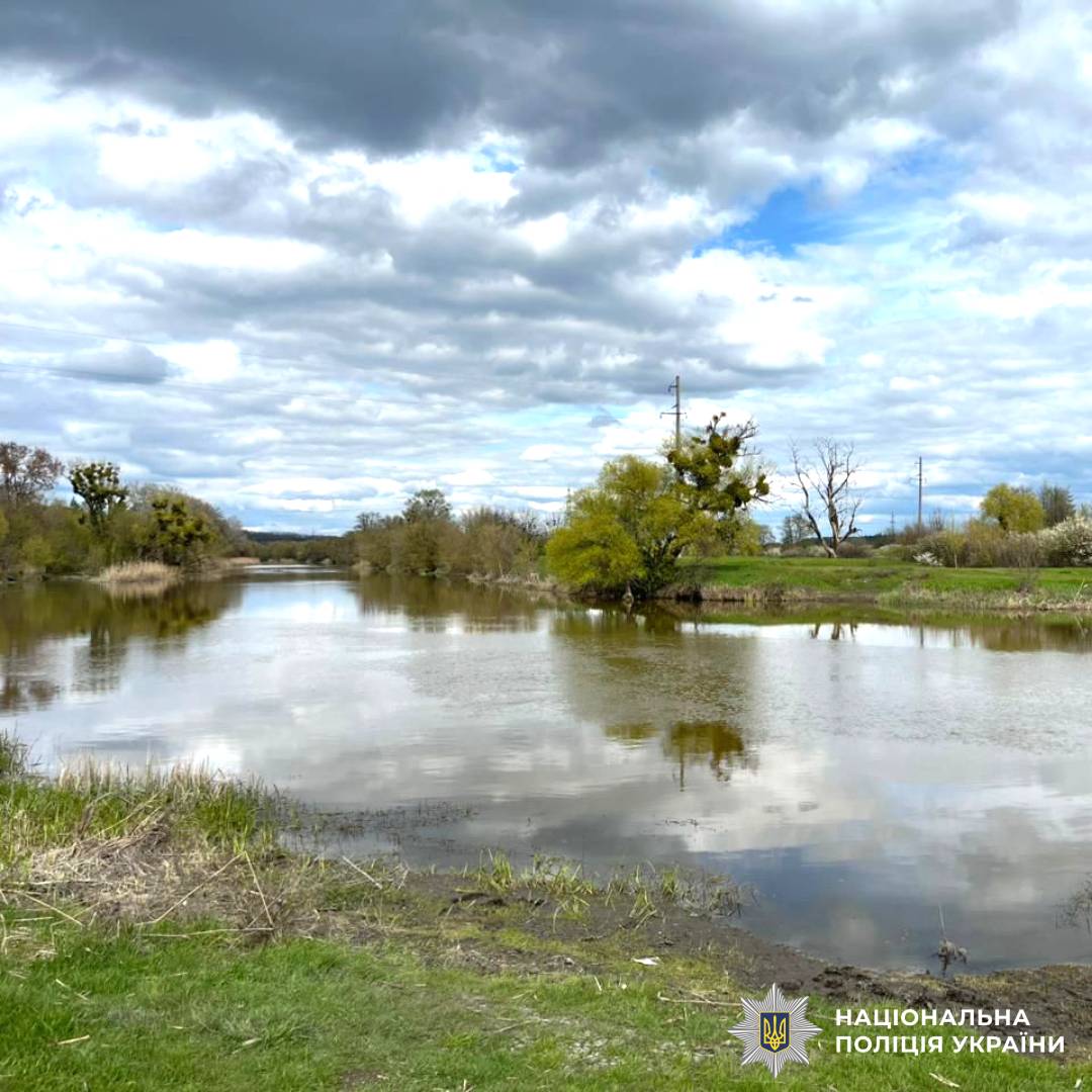 На Харківщині поліція розслідує факт масової загибелі риби у водоймі