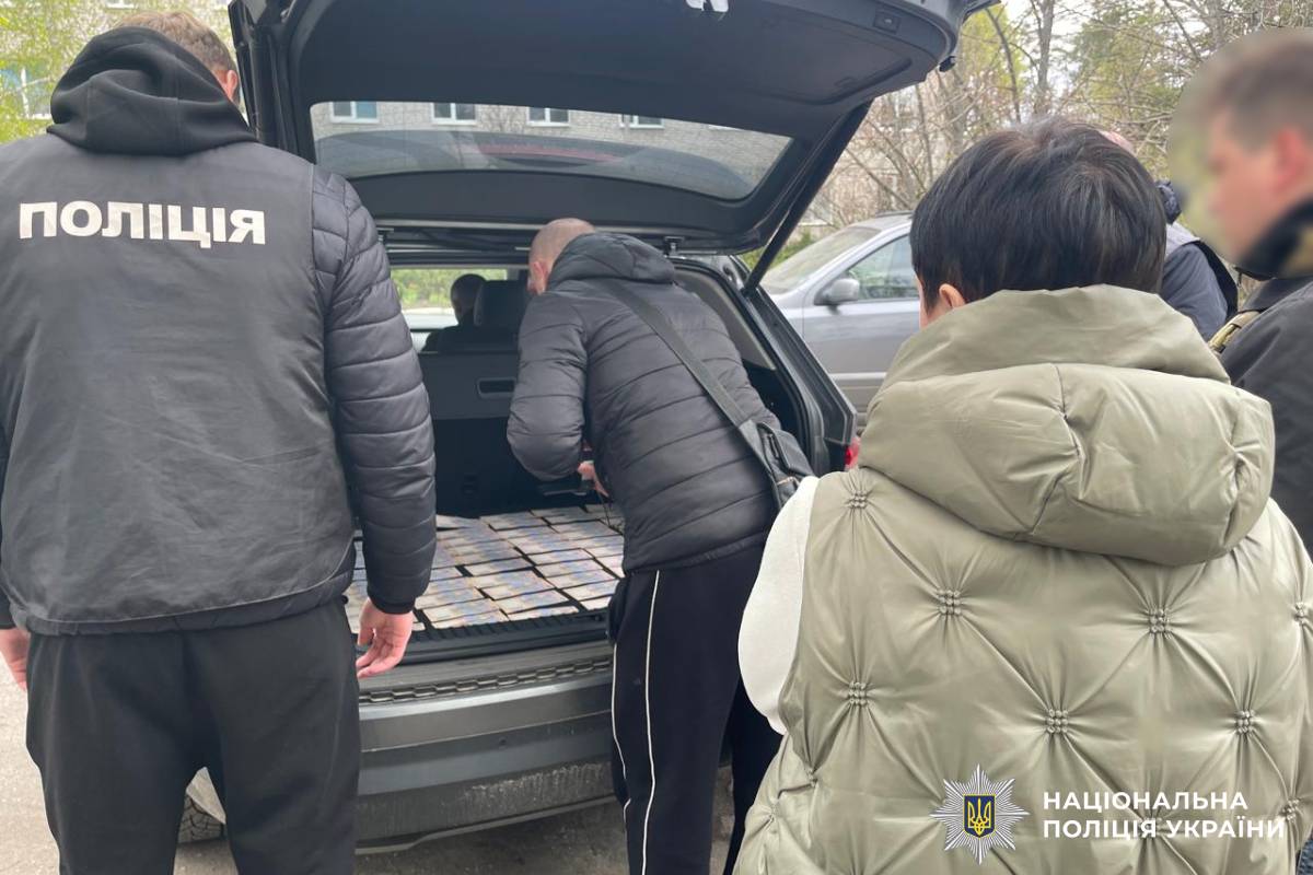 Поліцейські Харківщини викрили військову медикиню на отриманні хабаря за вплив на рішення ВЛК