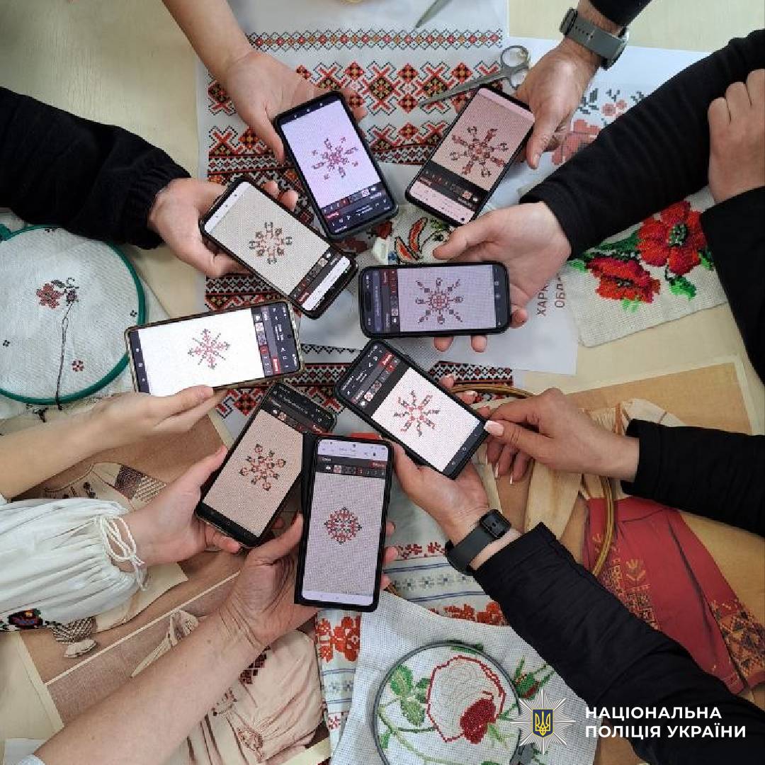 На Харківщині поліцейські та діти долучилися до всеукраїнського проєкту «Нитки, що пишуть історію!»
