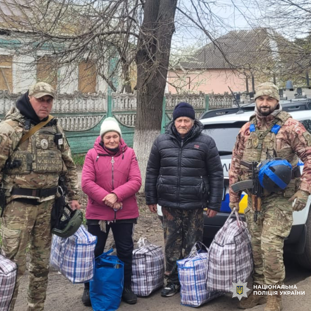 поліція Куп’янщини вивезла людей із зони постійних обстрілів