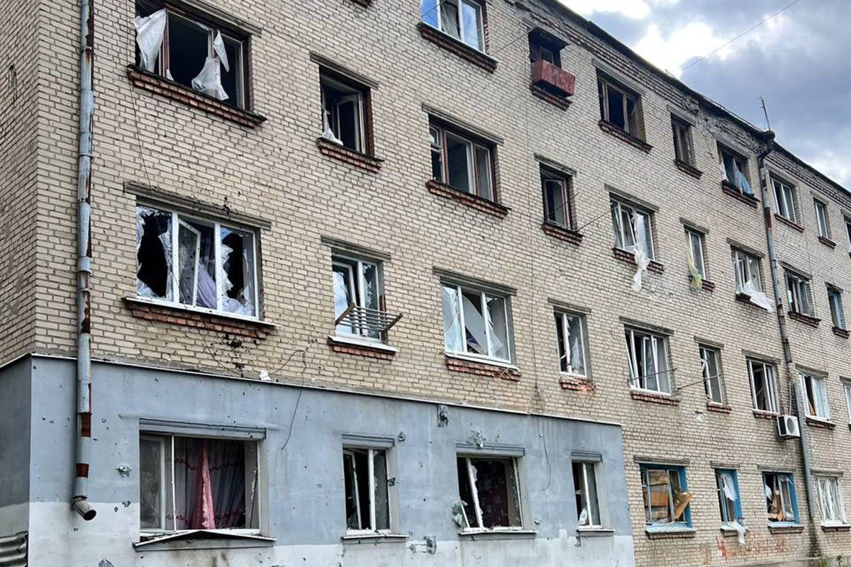 Пошкоджена багатоповерхівка