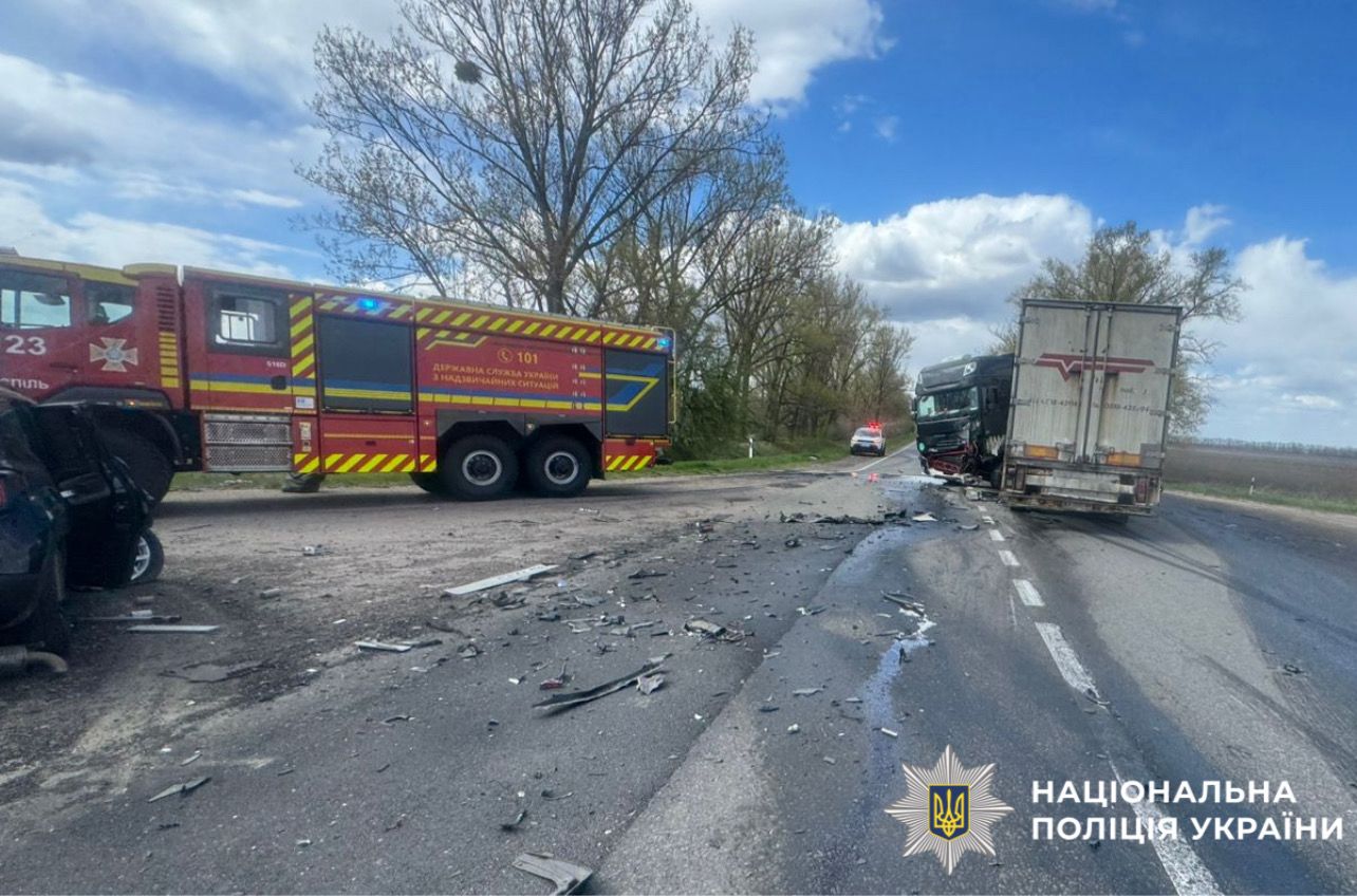 На фотосображено місце події.