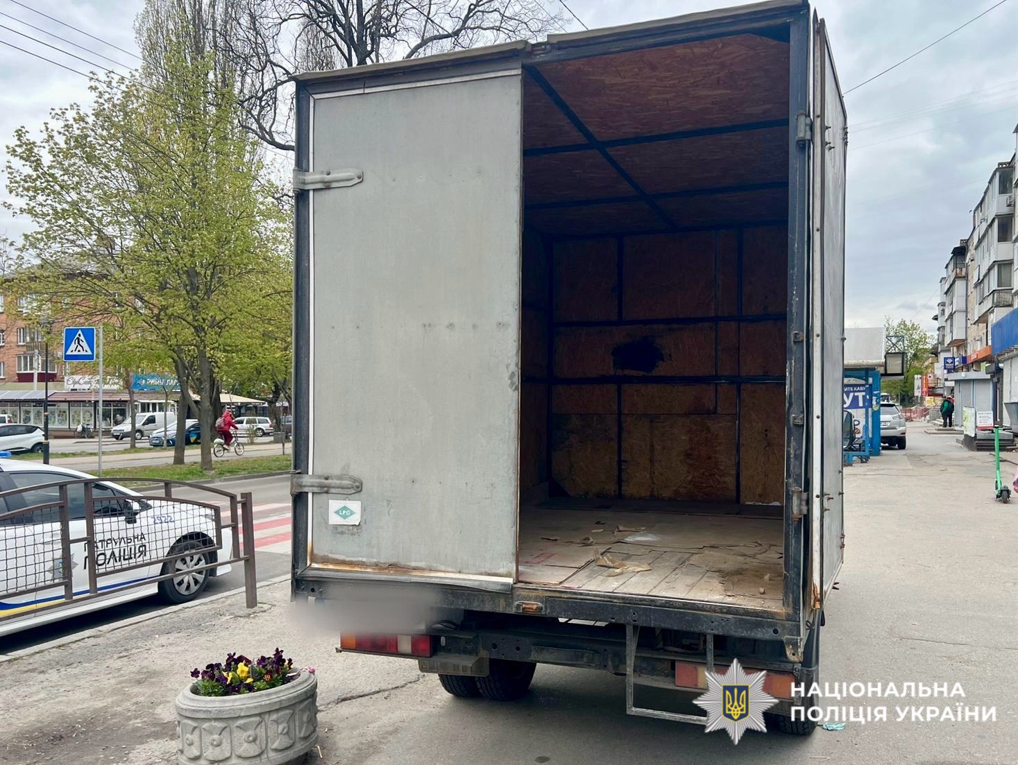 На фото автомобіль, учасник ДТП.