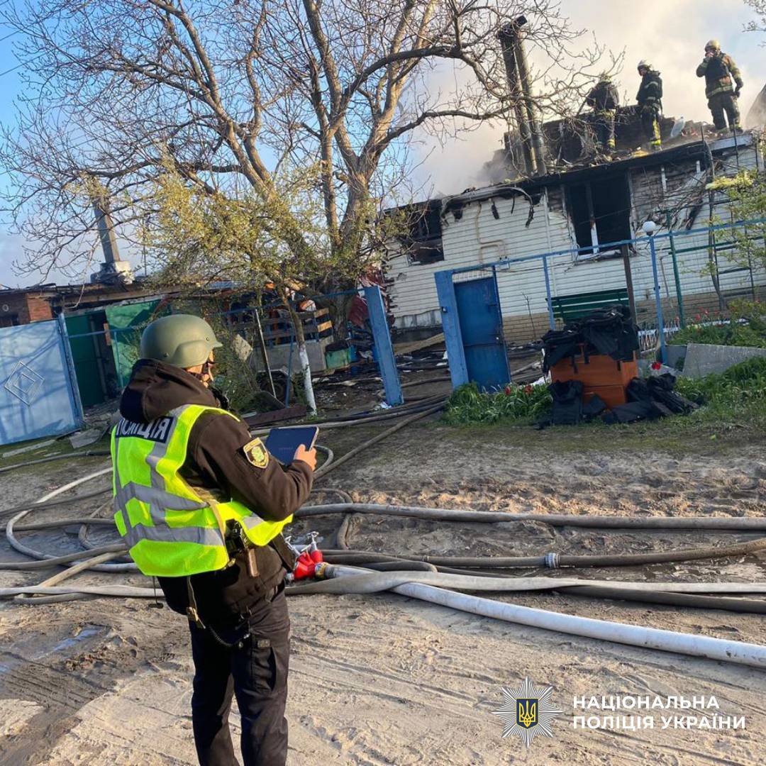На фото зображені наслідки ворожих обстрілів
