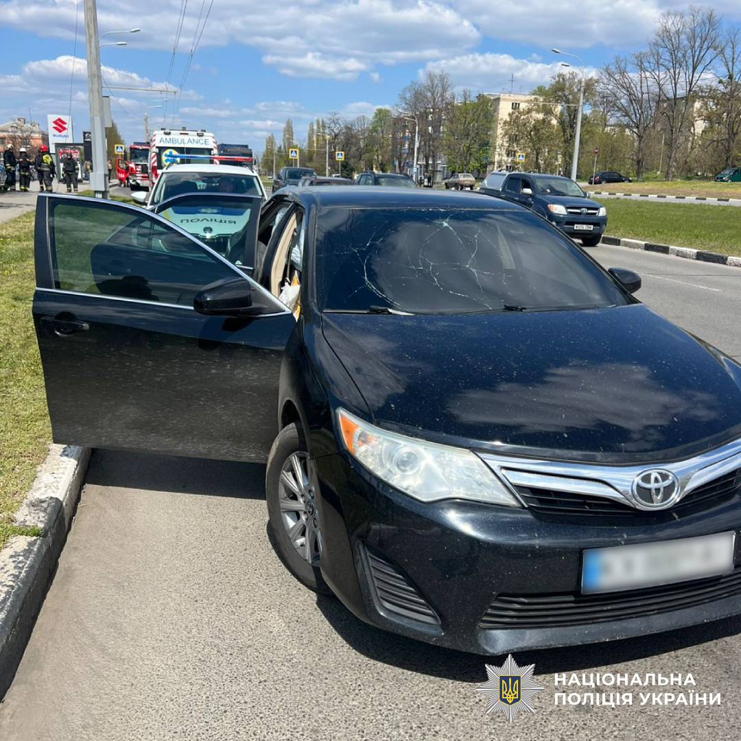 Поліція фіксує наслідки ранкової атаки на місто Харків