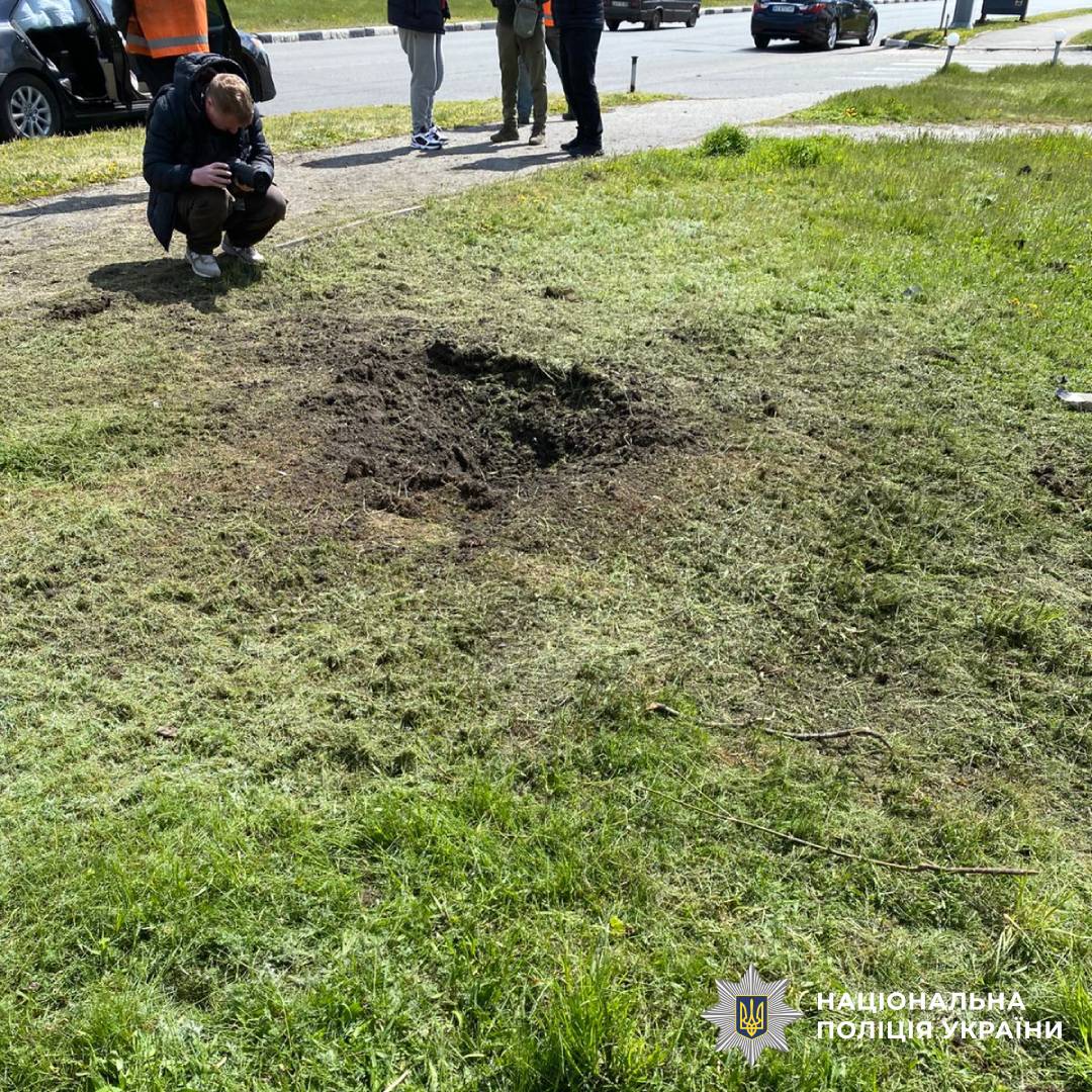 Поліція фіксує наслідки ранкової атаки на місто Харків