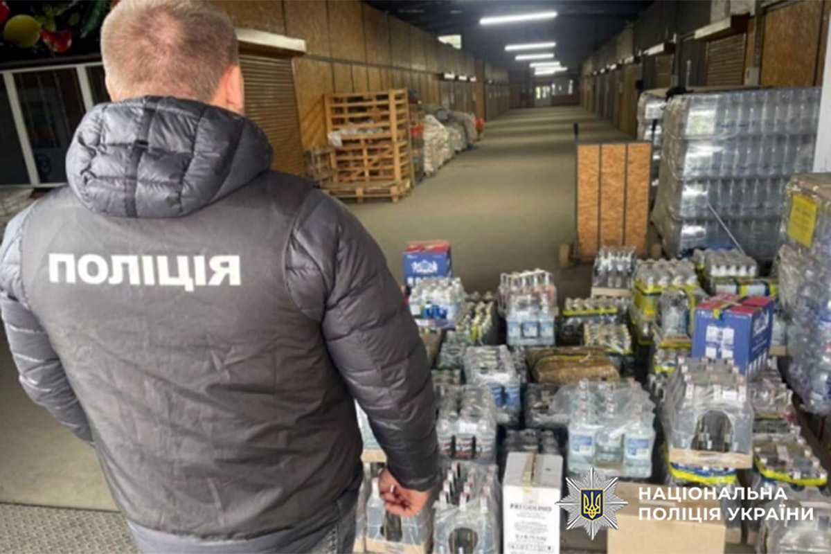 Фальсифікат на 2 млн грн: у Хмельницькому перед судом постане група осіб, яка займалась збутом підробленого алкоголю та цигарок