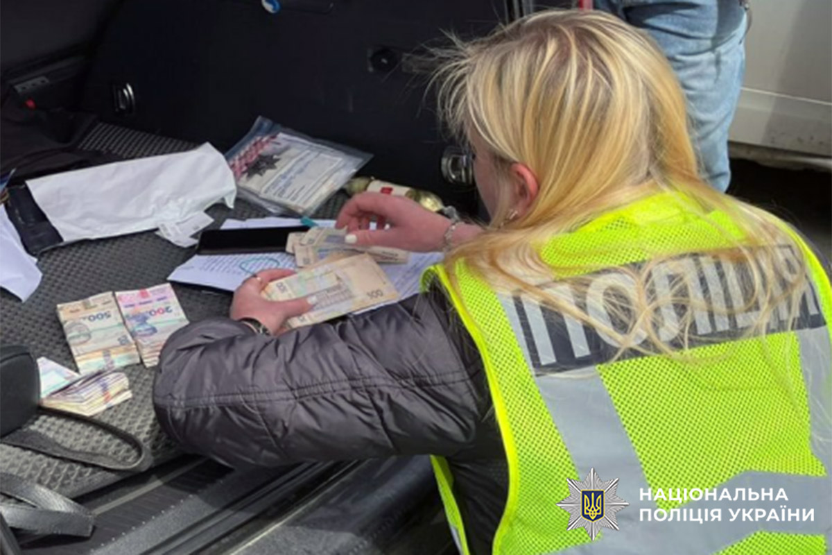 Фальсифікат на 2 млн грн: у Хмельницькому перед судом постане група осіб, яка займалась збутом підробленого алкоголю та цигарок